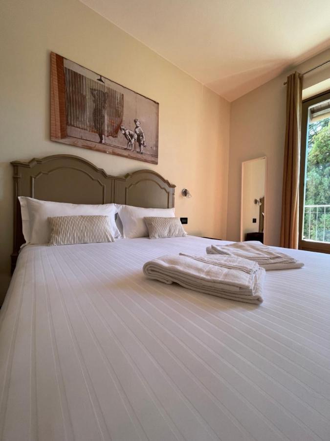 Al Laghetto La Morra Bed & Breakfast Exterior photo