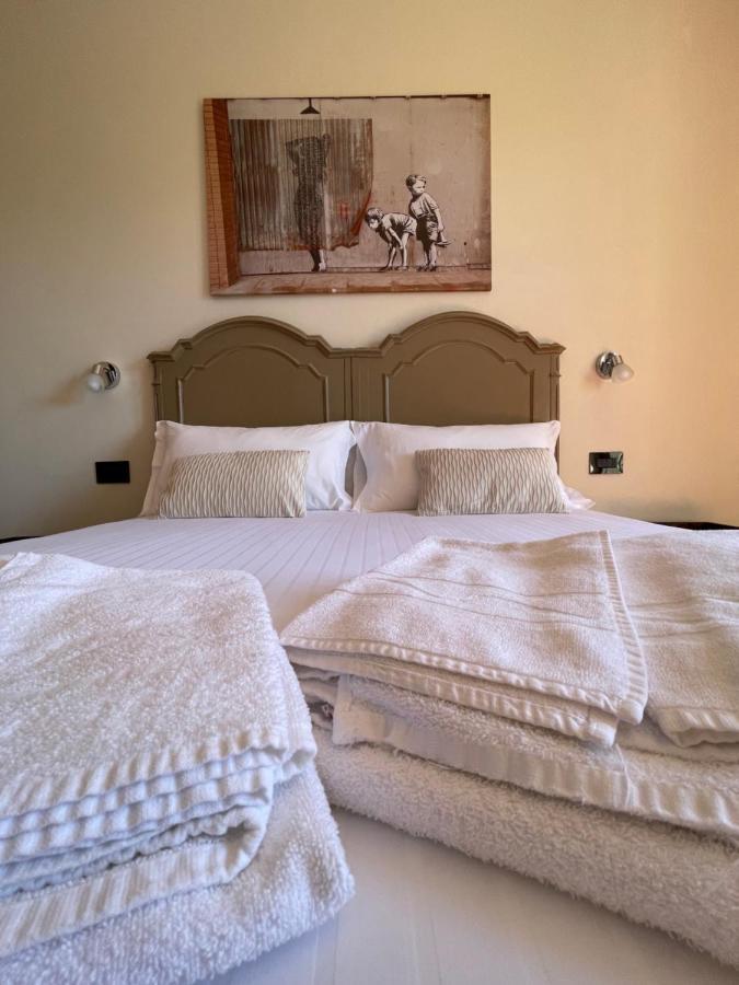 Al Laghetto La Morra Bed & Breakfast Exterior photo