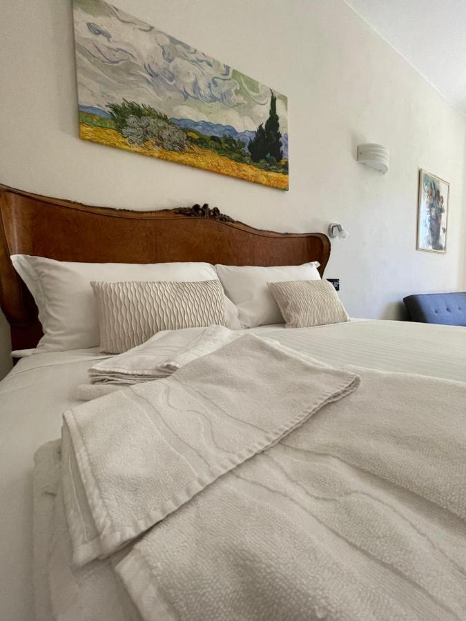Al Laghetto La Morra Bed & Breakfast Exterior photo